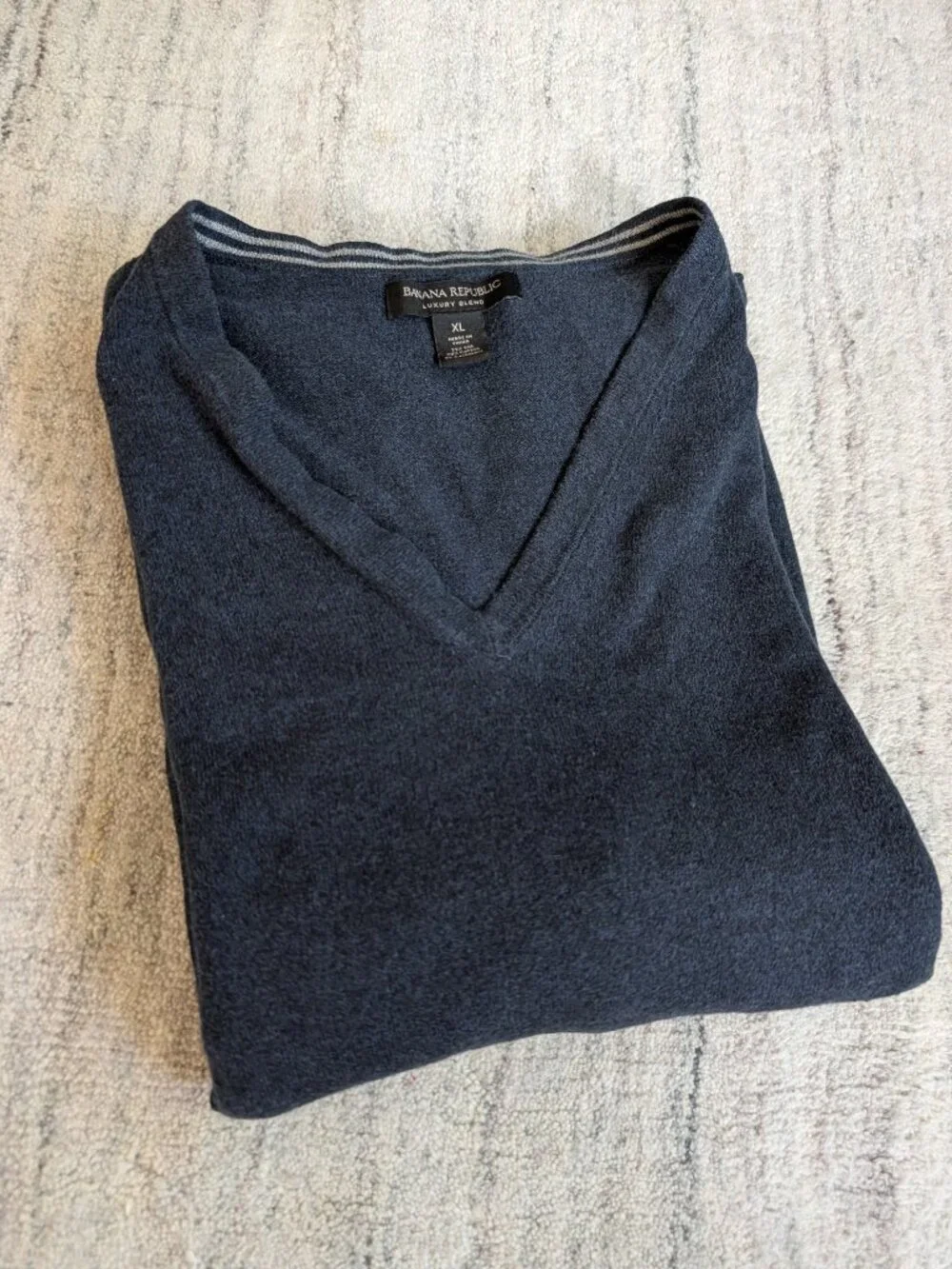 Banana Republic Men's XL Luxury Blend Silk Cotton Cashmere V-Neck Sweater Navy